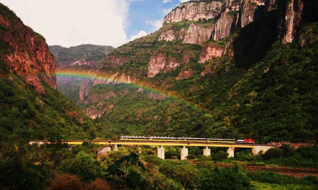 barrancas del cobre tren
